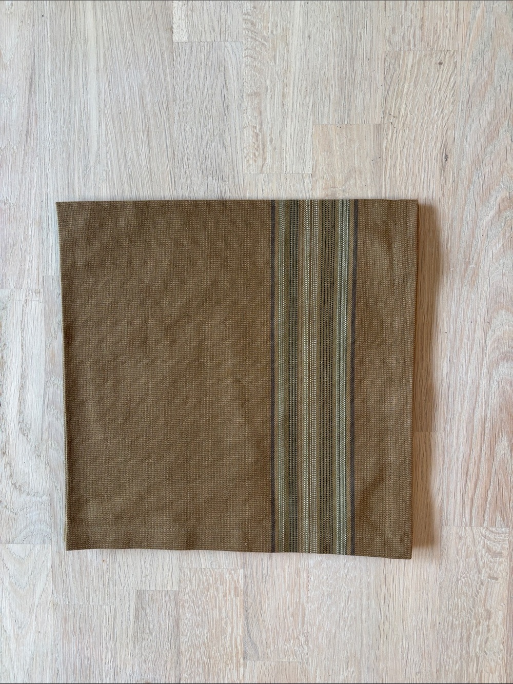 NIP Napkins Crate & Barrel - Set of 6 | Pattern: Kaleidoscope | Khaki